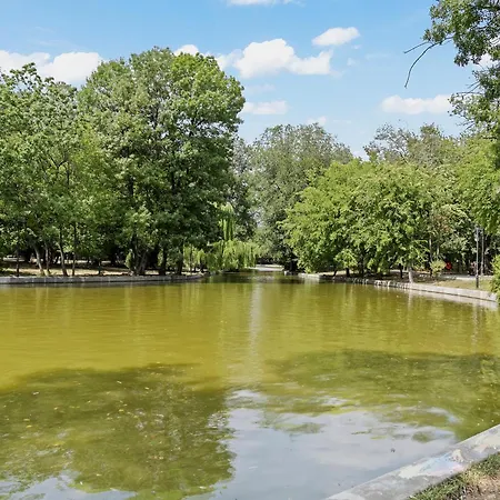 New Cismigiu Park Near Old * Бухарест
