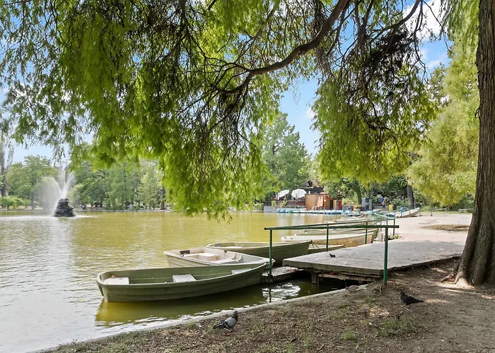 New Cismigiu Park Near Old *