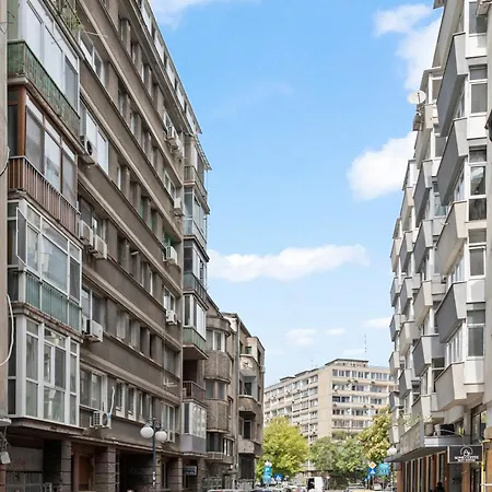 New Cismigiu Park Near Old